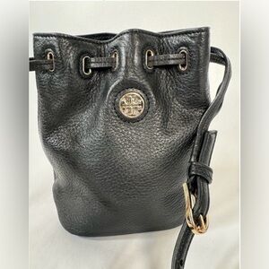 Tory Burch Black Leather Drawstring Crossbody  Bucket Bag Adjustable Strap